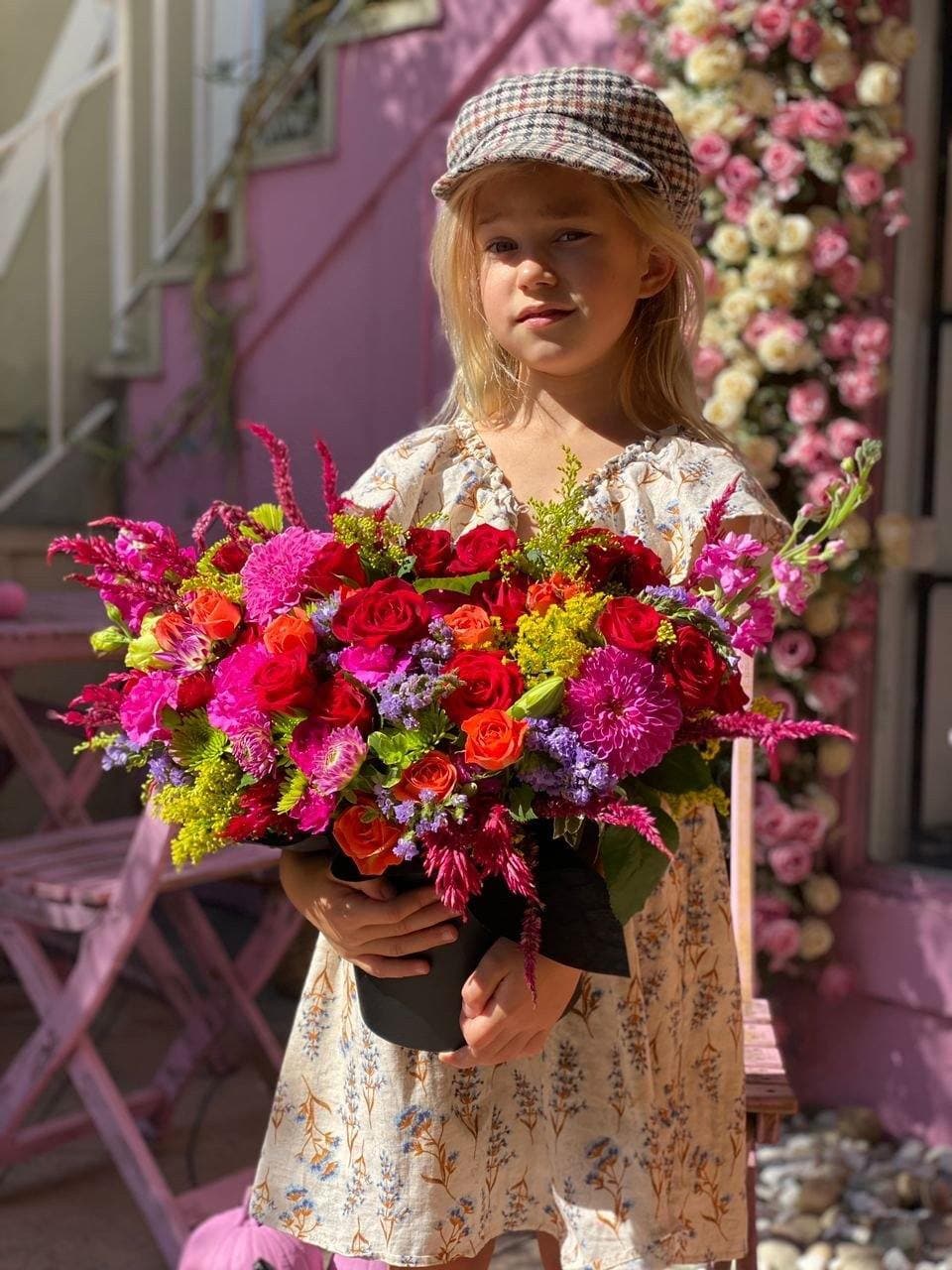 Oliveira - Los Angeles Florist - Pink Clover